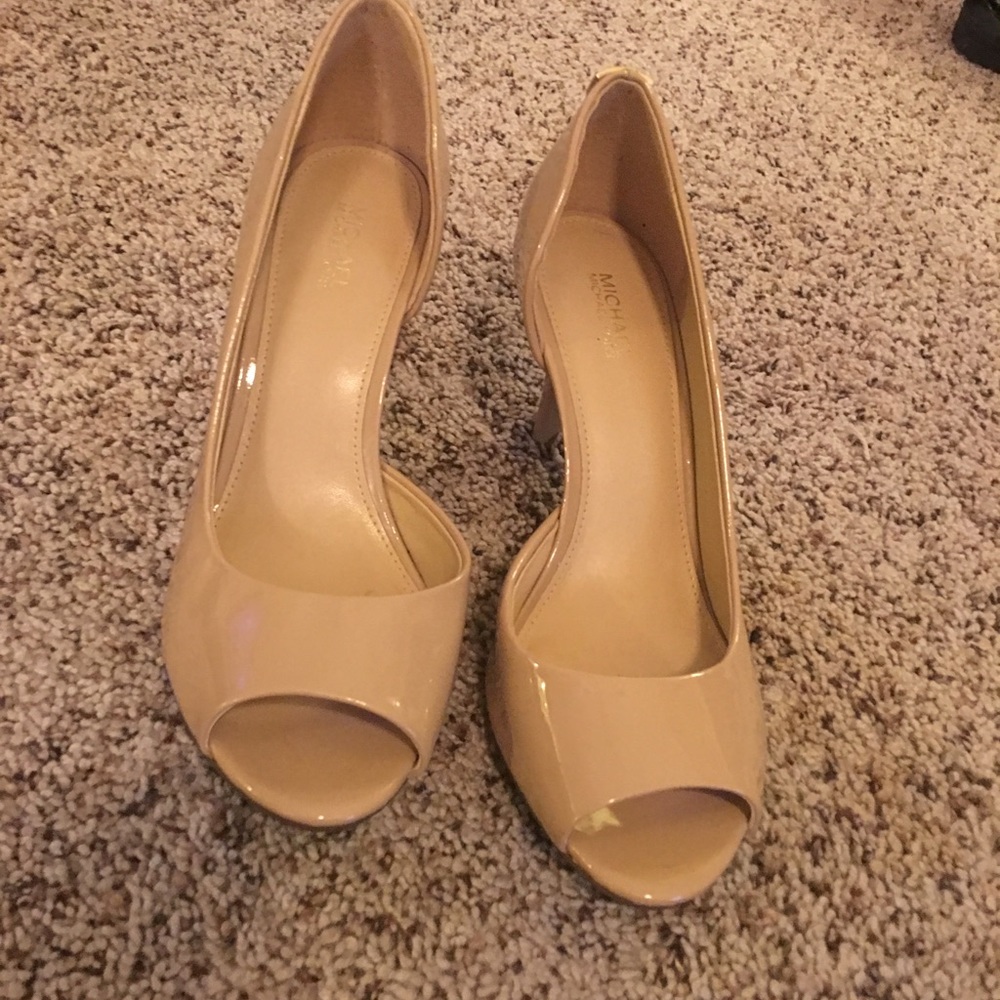 Heels - Picture 2 of 2